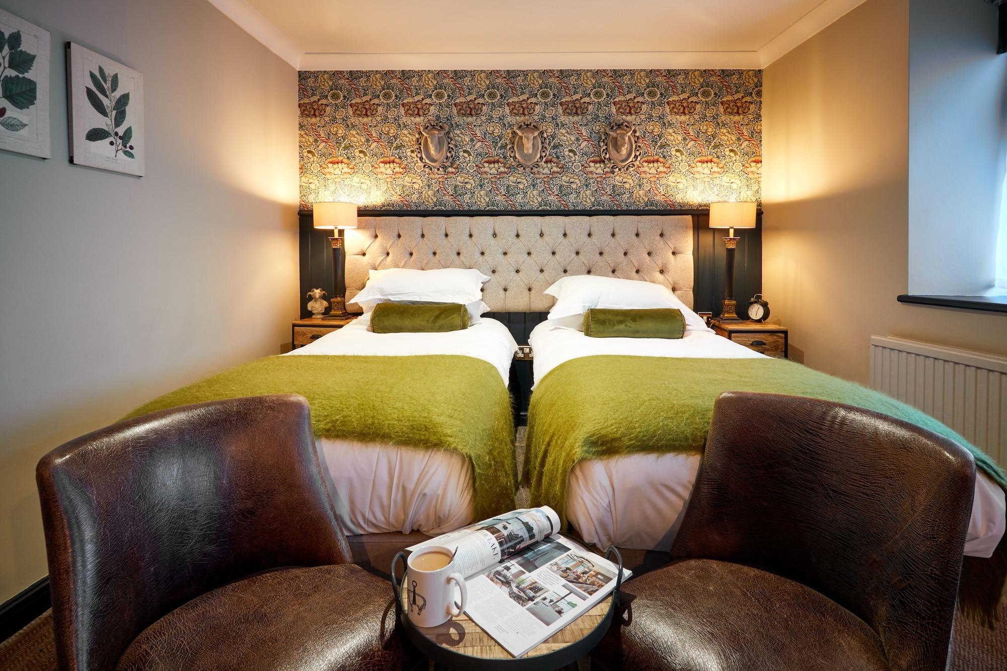 The Fleece At Cirencester Exterior photo A room at The Swan
