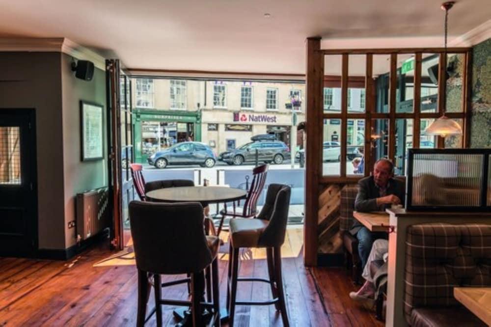 The Fleece At Cirencester Exterior photo Interior of the restaurant