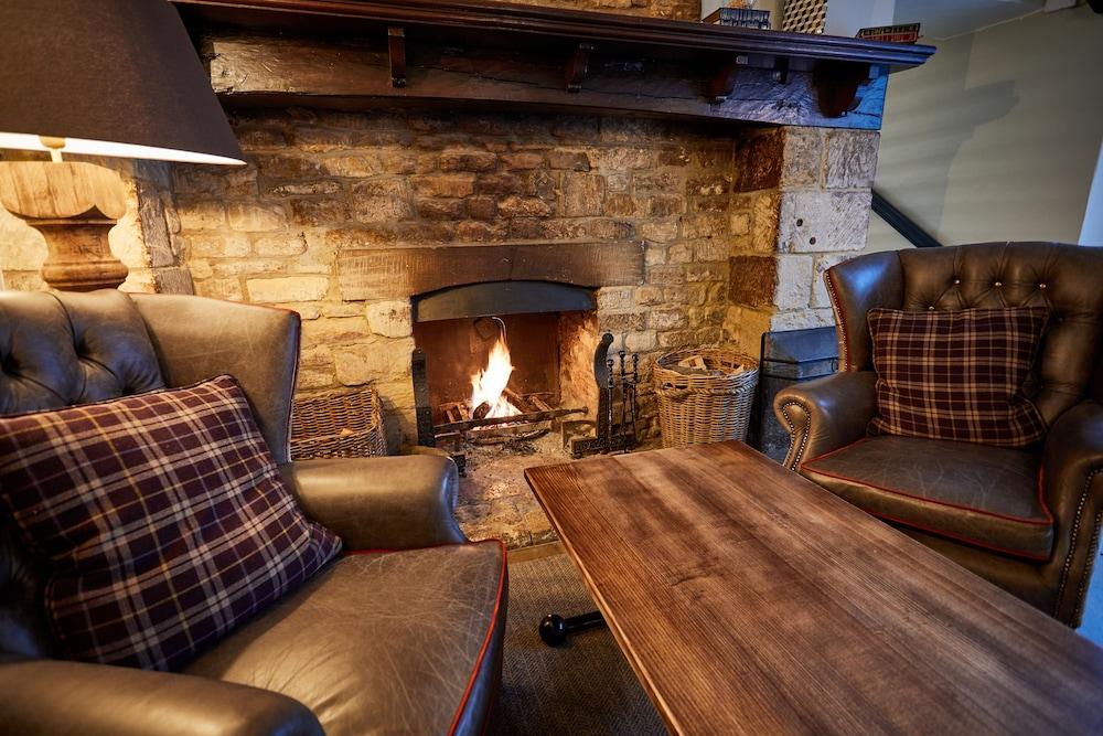 The Fleece At Cirencester Exterior photo The interior of the pub