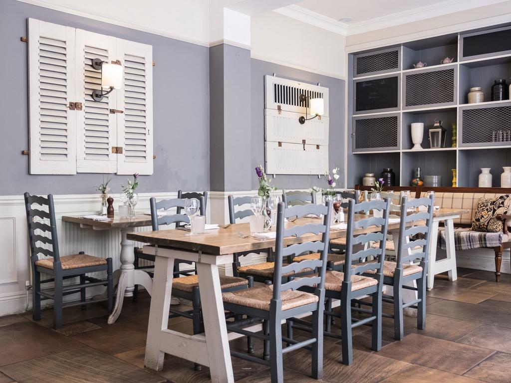 The Fleece At Cirencester Exterior photo The interior of the restaurant